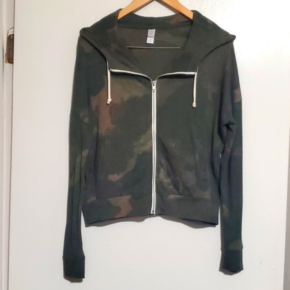 Alternative Tops - Camo zip up hoodie sweatshirt sz sm